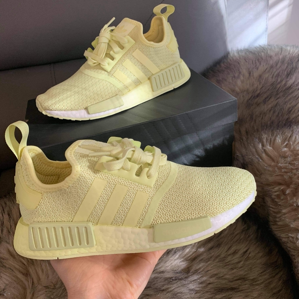 ❤️RESTOCK ❤ ADIDAS NMD_R1 YELLOW TINT OMBRE SHOES - Picture 2 of 12